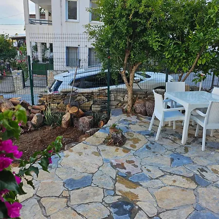 Spring's House Otel *